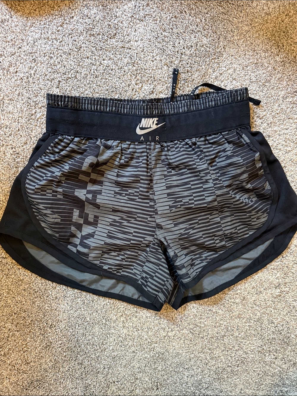 Nike Black & Gray Patterned Women’s Athletic Shorts air tempo running small